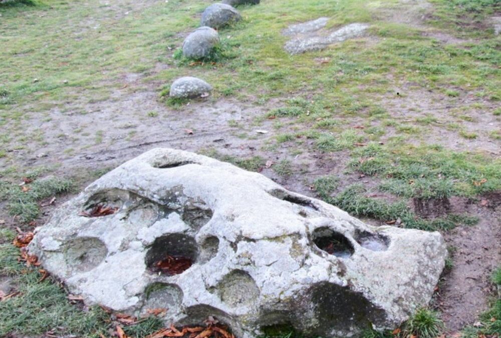 Heiliger Stein a Nebra disk jako archeoastronomické záznamy fází Měsíce